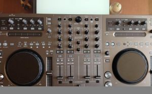 Predám Pioneer Ddj-t1 + Pioneer HDJ-500(slúchadlá)