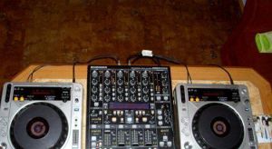 Pioneer CDJ800mk2 + Behringer DDM4000